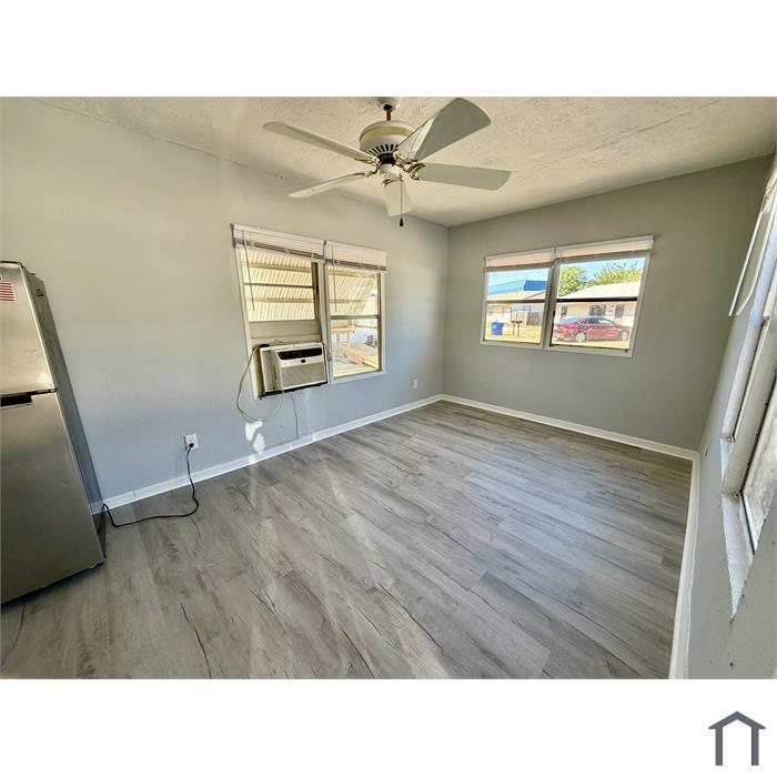 Sterlingwood second listing photo 3